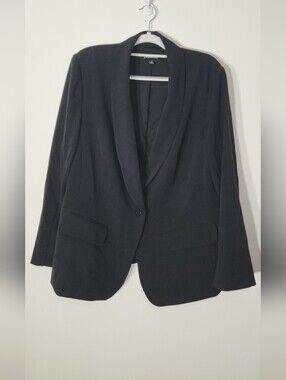 Lane Bryant Black Shawl-Collar Single-Button Blazer. 20.